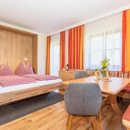 Obertaxinghof Apartment Saalbach-Hinterglemm